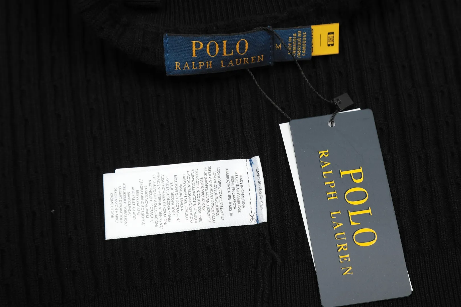 🅿️210 "Top quality" Style number: DS005# (not off the shelves all year round) [Ralph Lauren round neck solid color pony embroidered logo knitted cardigan long sleeves] ✅Ralph Lauren classic basic versatile twist knitted cardigan long sleeves ✅Main supplier platform live broadcast Wholesale entities Replenish when out of stock Not off the shelves ✅ZP quality 1:1 version Scan the code to enter the GF website Counter quality ✅Details and quality are the only one in Guangzhou. Imported quality cotton yarn, focusing on high-end, cost-effective, good quality needless to say. ✅The same style as Zhao Lusi is really amazing, so sweet, so beautiful. This cardigan is really good-looking. Rose red and white label Big red and blue label